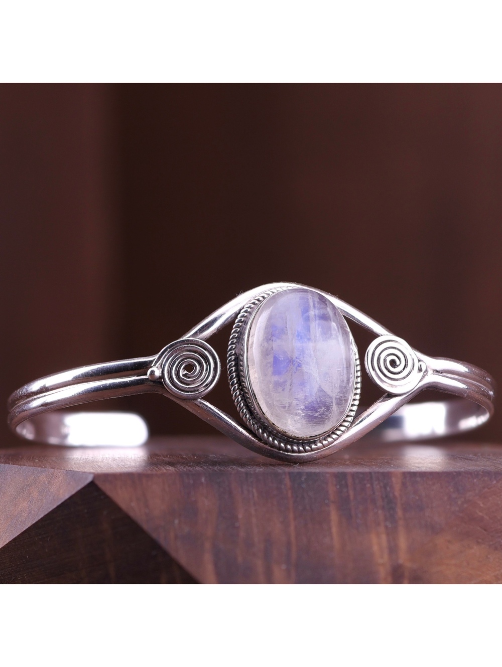 Vintage .925 Sterling Silver Rainbow Moonstone Artisan Cuff Bracelet - Picture 4 of 10